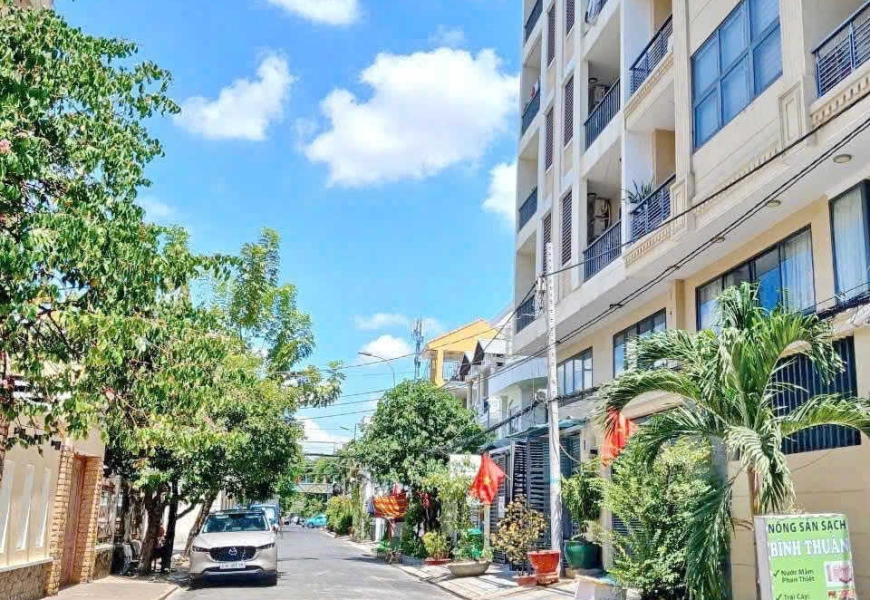 Bán Nhà MT đường 14m mà giá rẻ hơn HXH chỉ 94 Triệu/m
