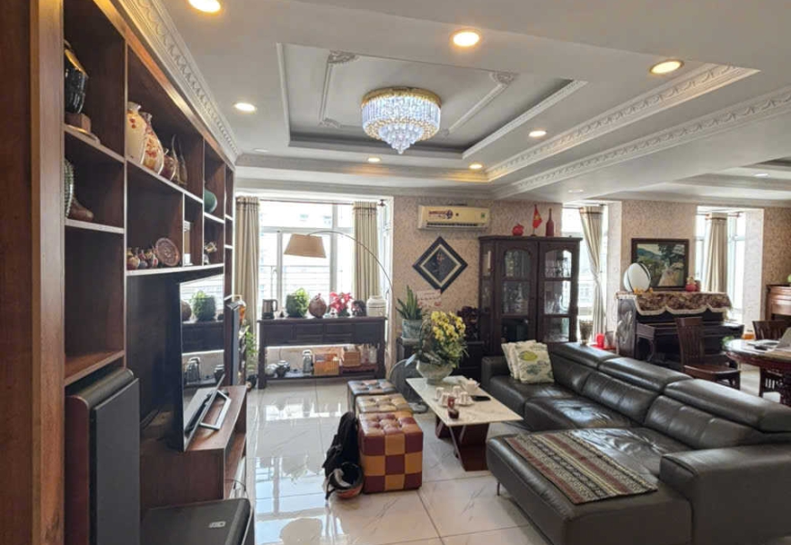 cần bán gấp Penhouse đia chỉ nhà 11C P2-15 chung cư skygaden 3 Tân phong quận 7 tphcm