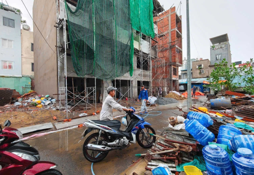 BÁN PHỤ LÔ ĐẤT ĐƯỜNG NHỰA HẺM XE HƠI 7M, HẺM 64 BÙI VĂN BA, QUẬN 7