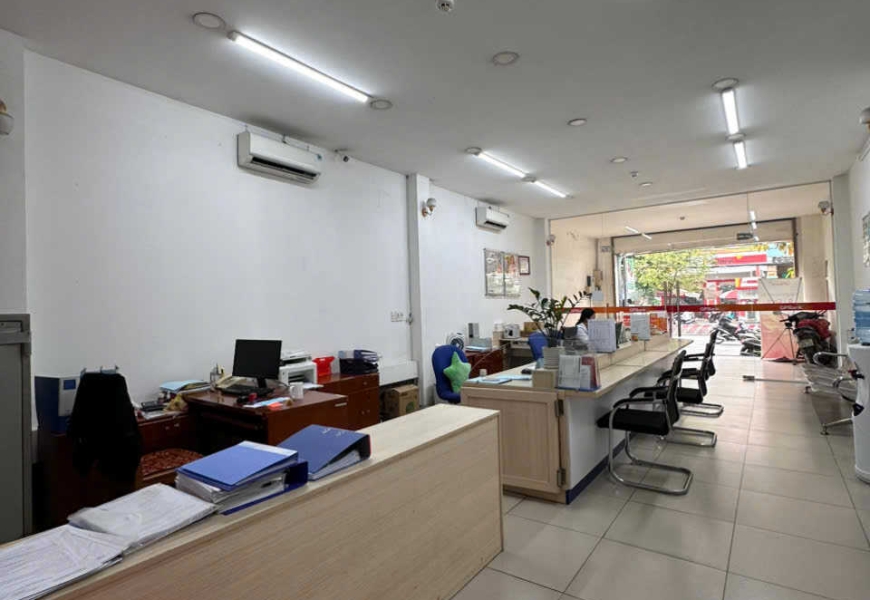 cho thuê nguyên căn nhà 4 tầng MT huỳnh tấn phát