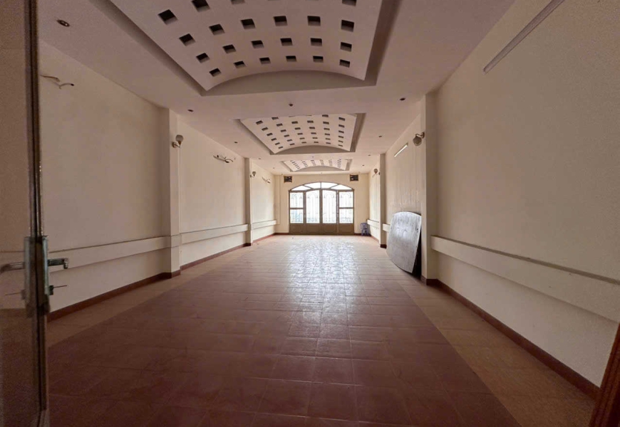 cho thuê nguyên căn nhà 4 tầng MT huỳnh tấn phát