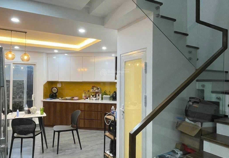 Bán nhà Góc 2MT hẻm xe hơi huỳnh tấn phát