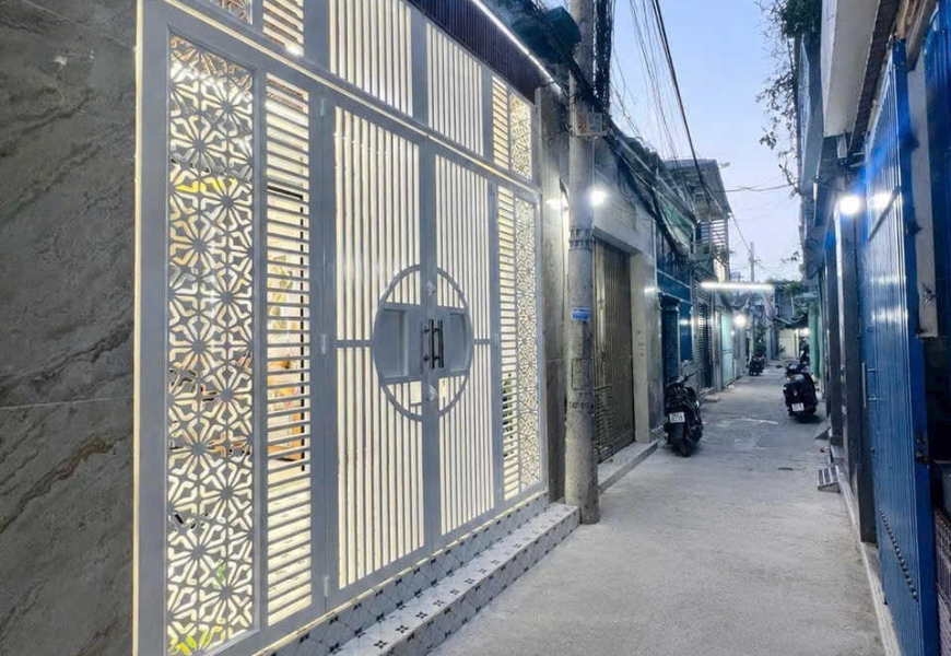 BÁN NHÀ SỔ HỒNG RIÊNG QUẬN 7  HẺM  1005 THÔNG 1041 -  ĐƯỜNG TRẦN XUÂN SOẠN  -QUẬN 7 . ( CÁCH XE HƠI 30 M . HẺM THÔNG TỨ TUNG - THUẬN TIỆN KINH DOANH MUA BÁN )