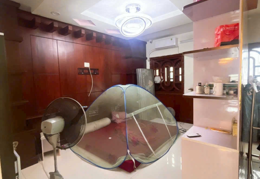 cho thuê nhà nguyên căn sau căn nhà mặt tiền kế chợ lý phục man