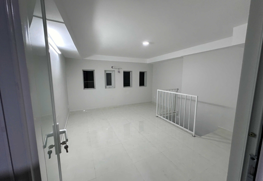 Giảm 1,5 tỷ..Giá mới 10,5 tỷ Bán nhà hẻm xe hơi 903 hoàng trọng Mậu,p Tân Hưng