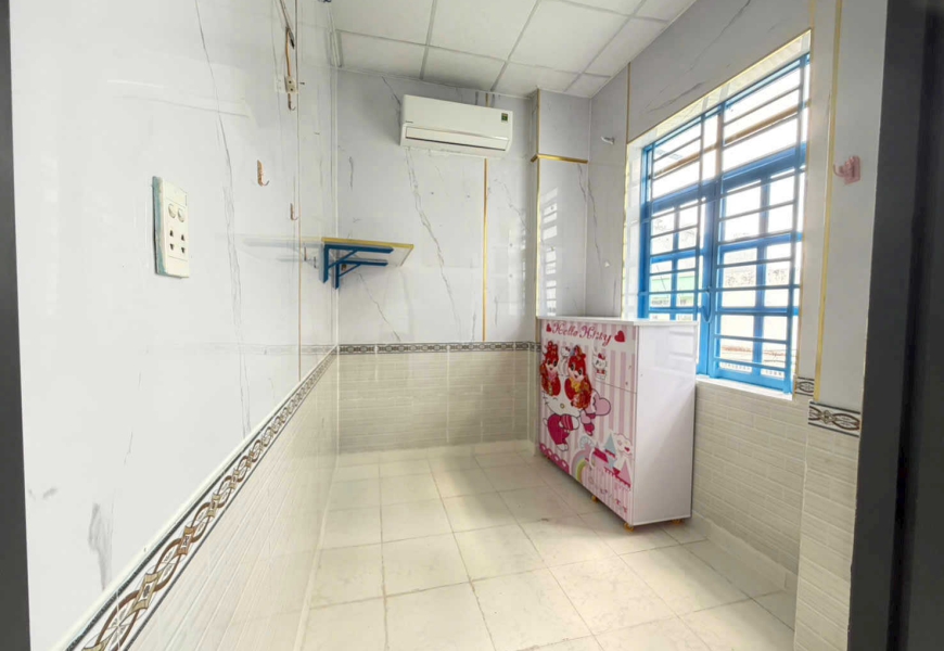 CHO THUÊ QUẬN 7 NHÀ MẶT TIỀN VÙA Ở VỪA KINH DOANH BÙI VĂN BA XE HƠI TỚI CỬA