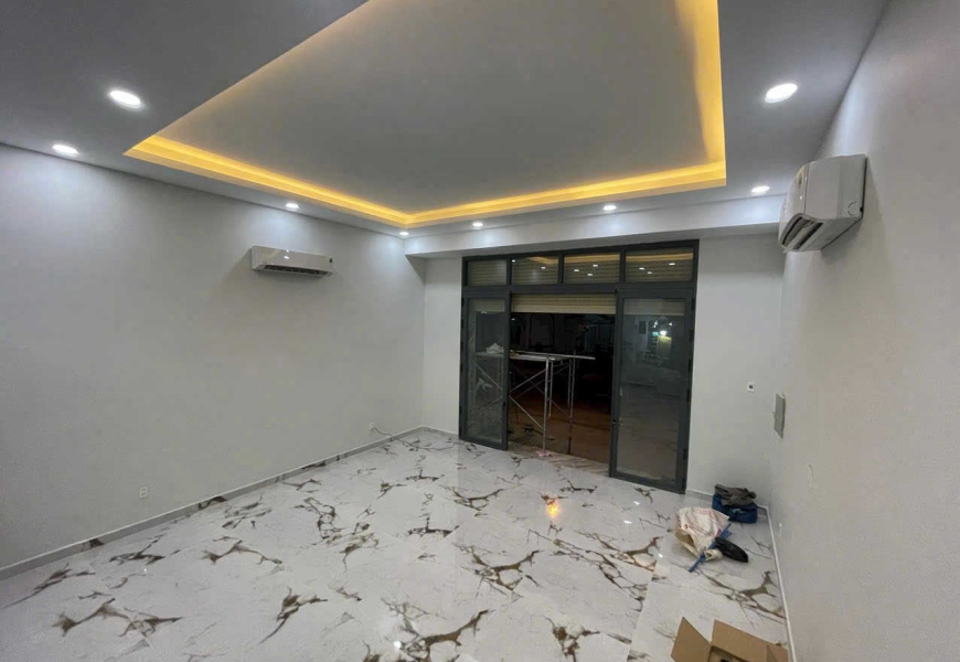 CHO THUÊ QUẬN 7 NHÀ MẶT TIỀN ĐƯỜNG SỐ P. TÂN QUY