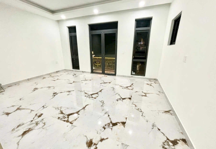 CHO THUÊ QUẬN 7 NHÀ MẶT TIỀN ĐƯỜNG SỐ P. TÂN QUY