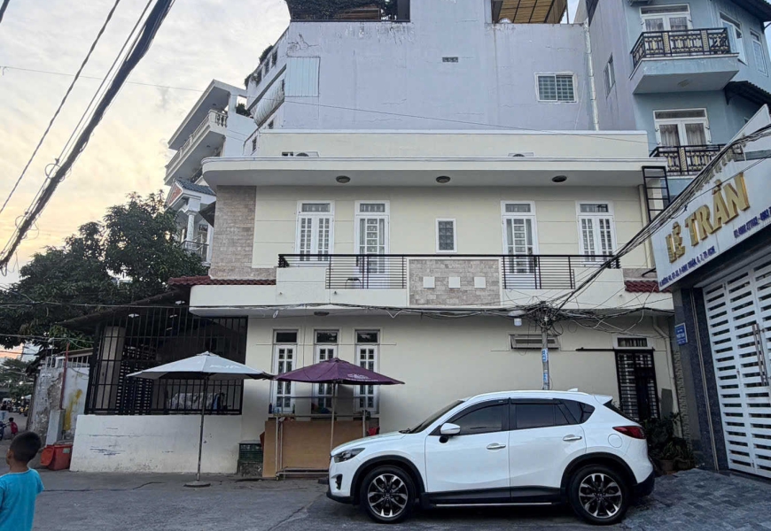 0914020039 EM DUNG BÁN ĐẤT Mặt tiền đường số 49 Quận 7 