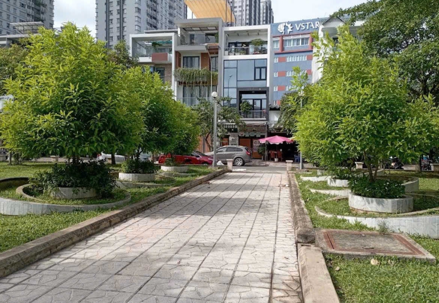 NHÀ PHỐ – KHU HIM LAM, Q.7 Đường 16m, đối diện công viên