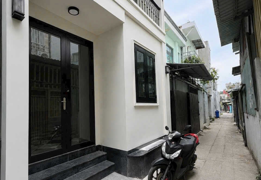 Nhà cần bán Nguyễn Văn Quỳ trung tâm TP.HCM