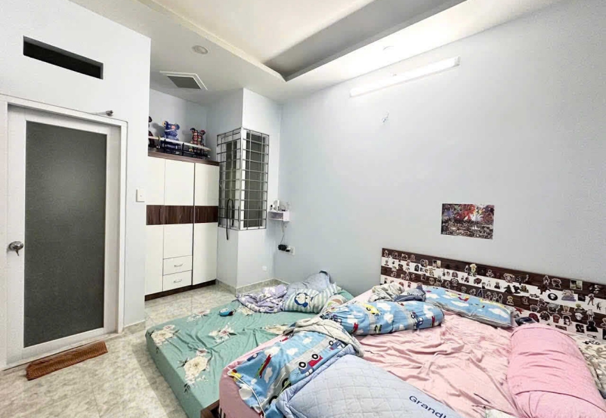 Bán nhà HXH , cách Huỳnh Tấn Phát 100m , kế bên Trường học Lâm Văn Bền hẻm 2177 HTP Nhà Bè 
